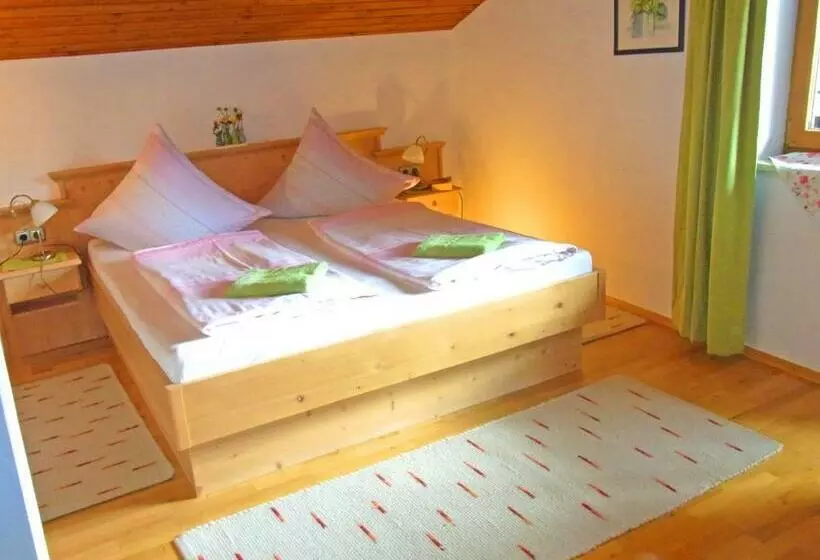 هتل Ferienwohnung Bauernhaus Kailhof