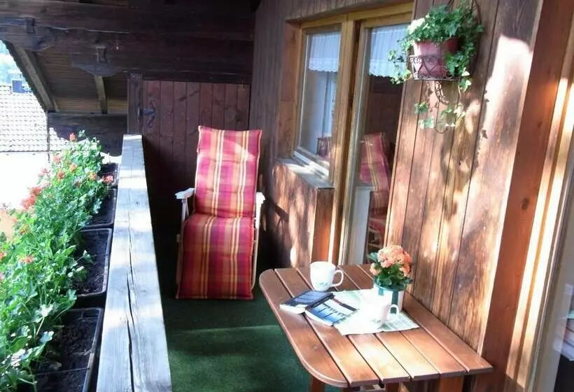 هتل Ferienwohnung Bauernhaus Kailhof