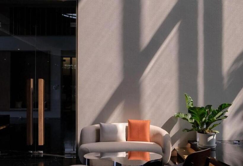 هتل Neera Retreat