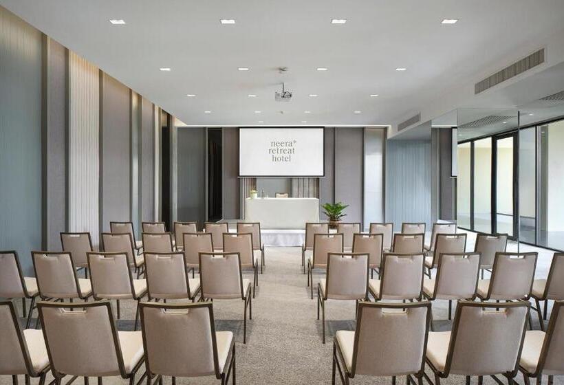 هتل Neera Retreat