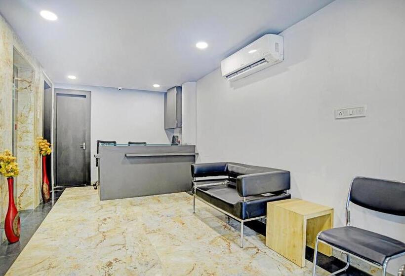 هتل Townhouse 81349 Townhouse Friends Inn