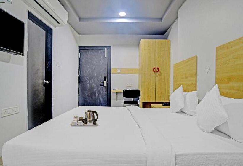 هتل Townhouse 81349 Townhouse Friends Inn