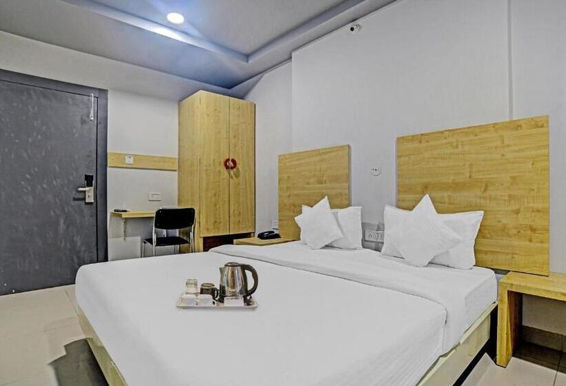 هتل Townhouse 81349 Townhouse Friends Inn