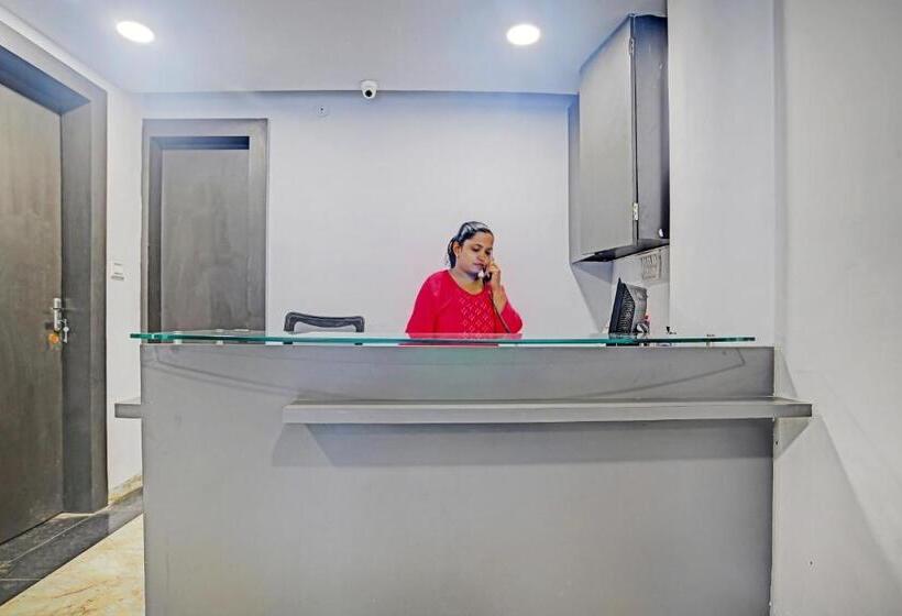 هتل Townhouse 81349 Townhouse Friends Inn