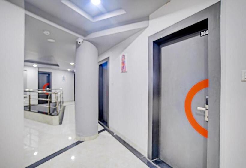 هتل Townhouse 81349 Townhouse Friends Inn