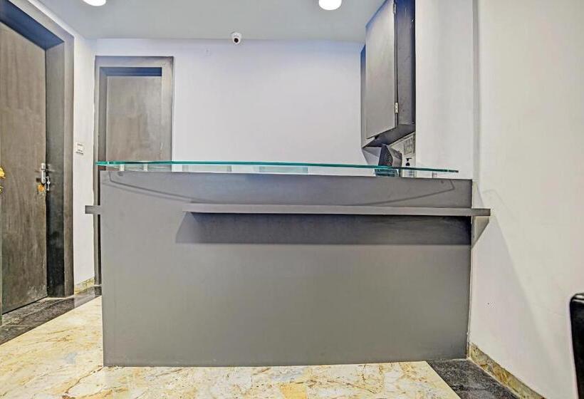 هتل Townhouse 81349 Townhouse Friends Inn