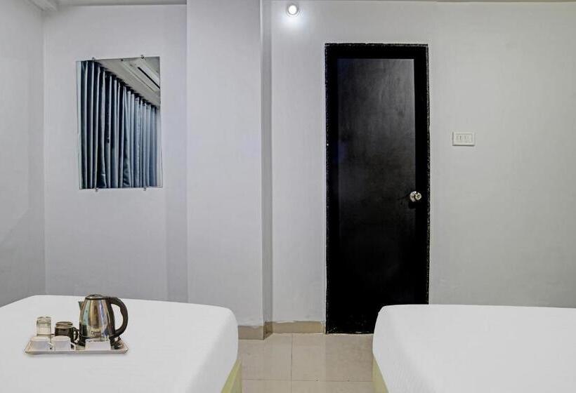 هتل Townhouse 81349 Townhouse Friends Inn