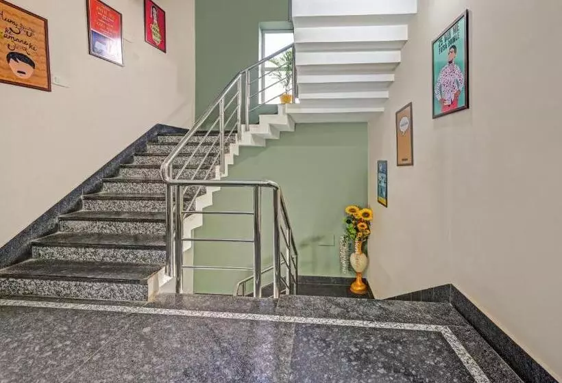 ホテル Treebo The Bollywood