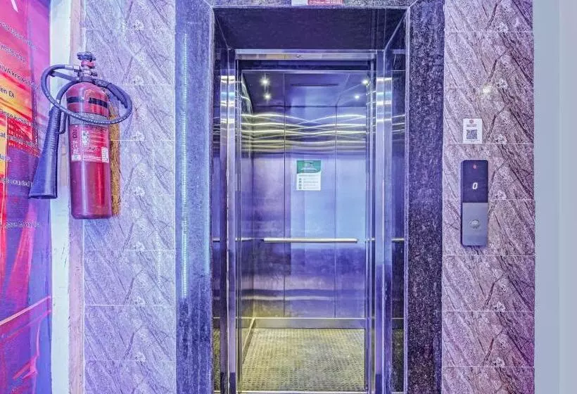 ホテル Treebo The Bollywood