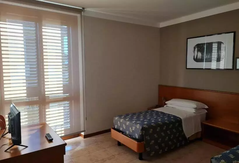 ペンション Manfredi Ristorante Con Alloggio