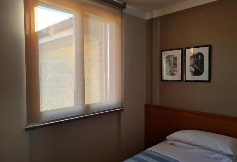 펜션 Manfredi Ristorante Con Alloggio