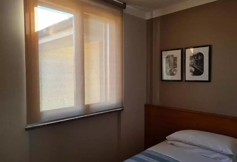 ペンション Manfredi Ristorante Con Alloggio