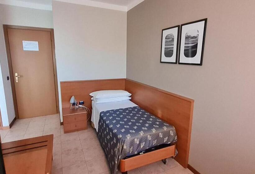 펜션 Manfredi Ristorante Con Alloggio