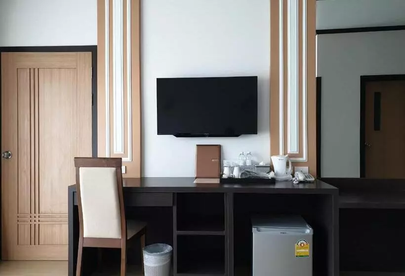 Swan Lake Hotel Sattahip