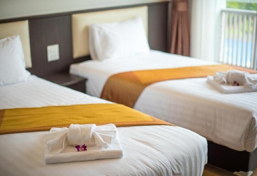 Swan Lake Hotel Sattahip