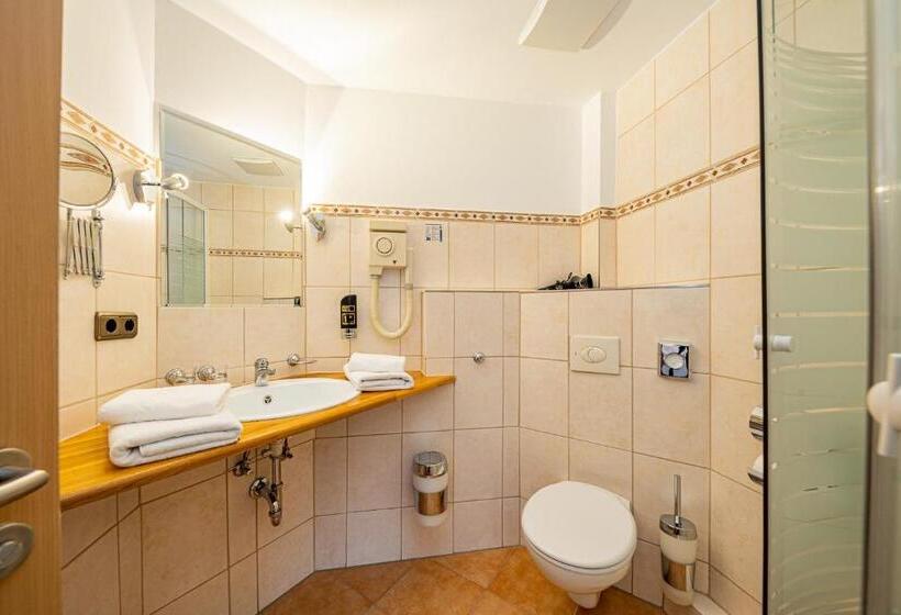 Berghotel & Chalets Adersberg