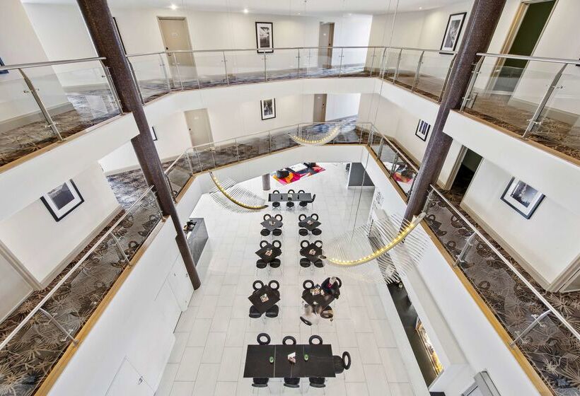 فندق Adina Serviced Apartments Canberra, Dickson