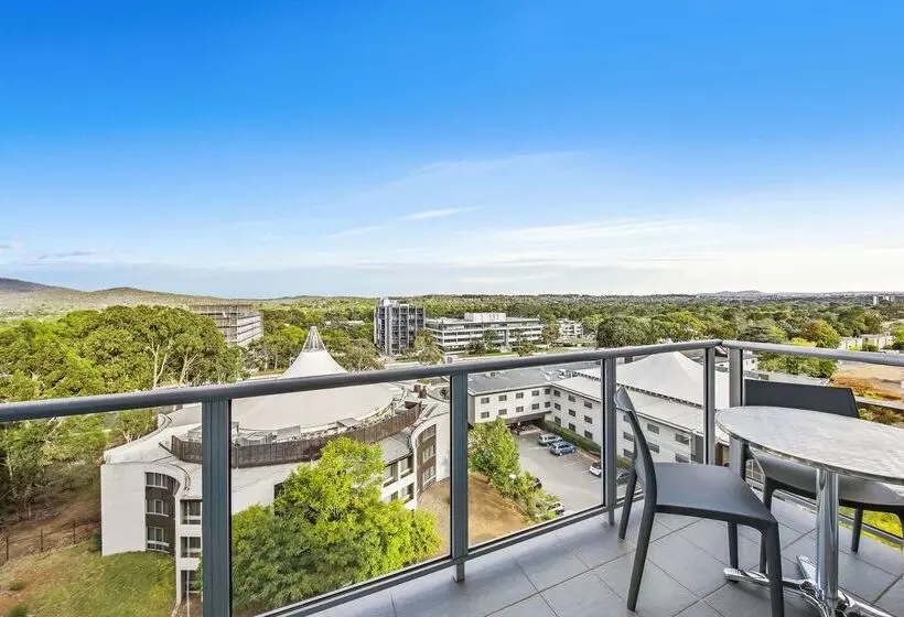 בית מלון כפרי Adina Serviced Apartments Canberra, Dickson