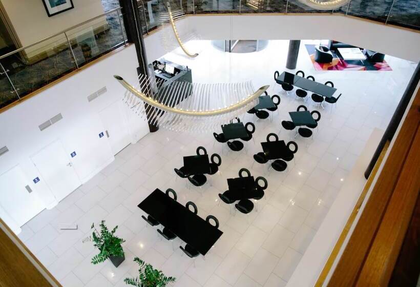 فندق Adina Serviced Apartments Canberra, Dickson