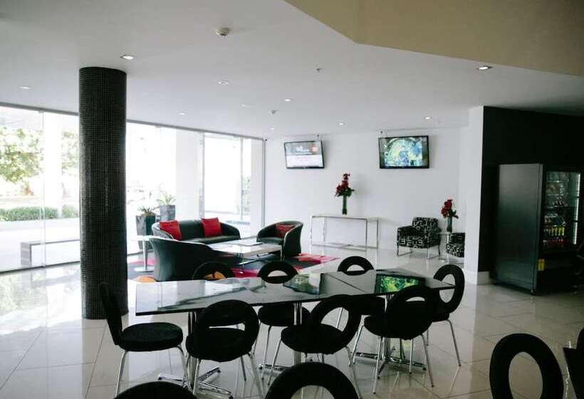 فندق Adina Serviced Apartments Canberra, Dickson