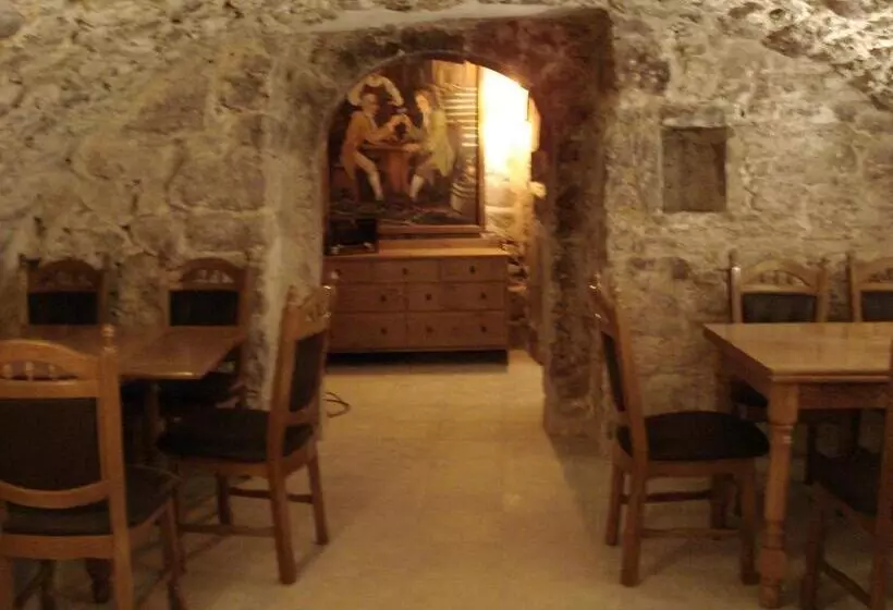 فندق Garni Goldene Henne