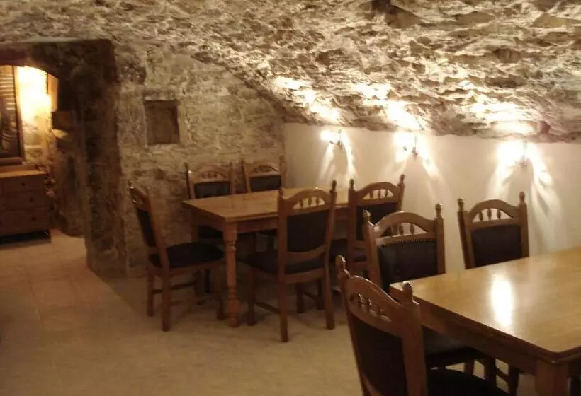 فندق Garni Goldene Henne