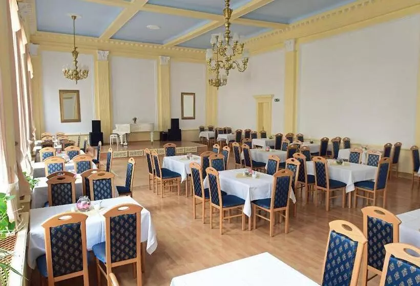 فندق Garni Goldene Henne