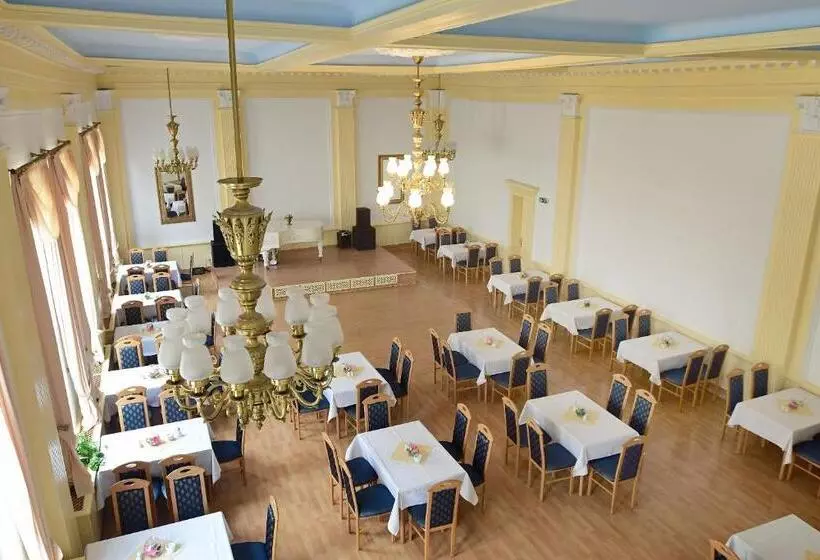 فندق Garni Goldene Henne