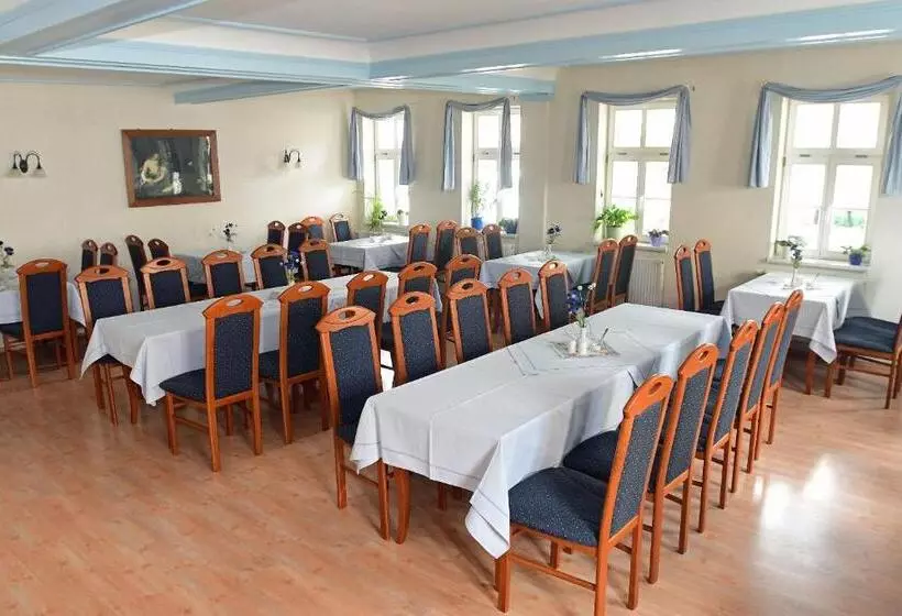 فندق Garni Goldene Henne