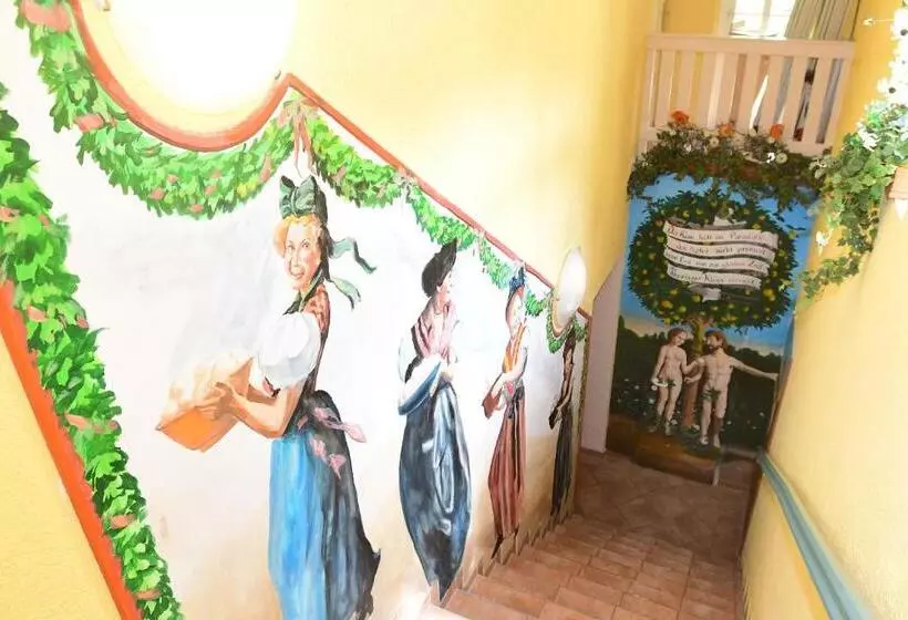 فندق Garni Goldene Henne