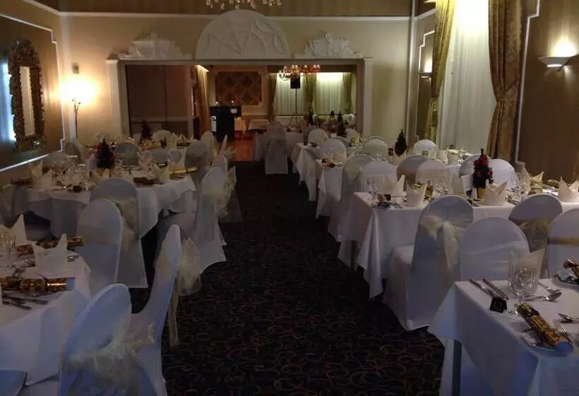 Отель Hardwicke Hall Manor