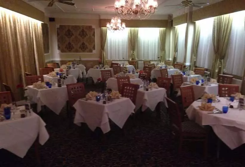 Отель Hardwicke Hall Manor