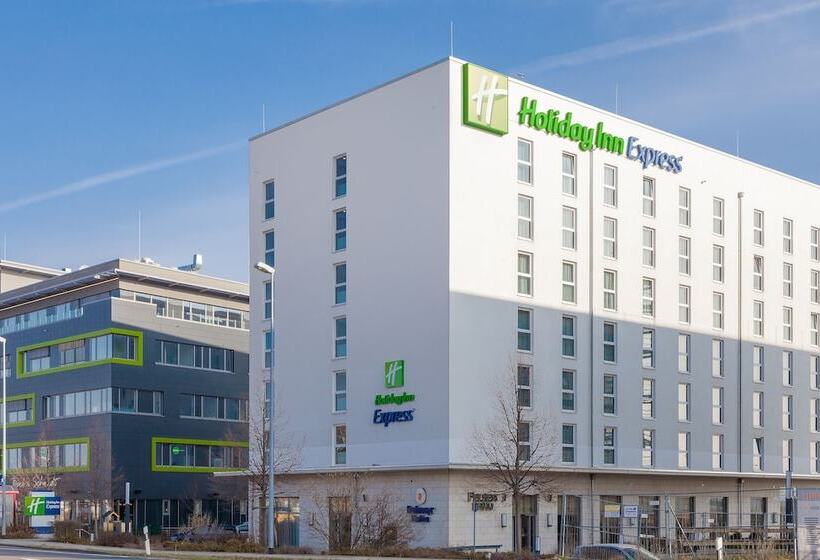 فندق Holiday Inn Express Nürnbergschwabach