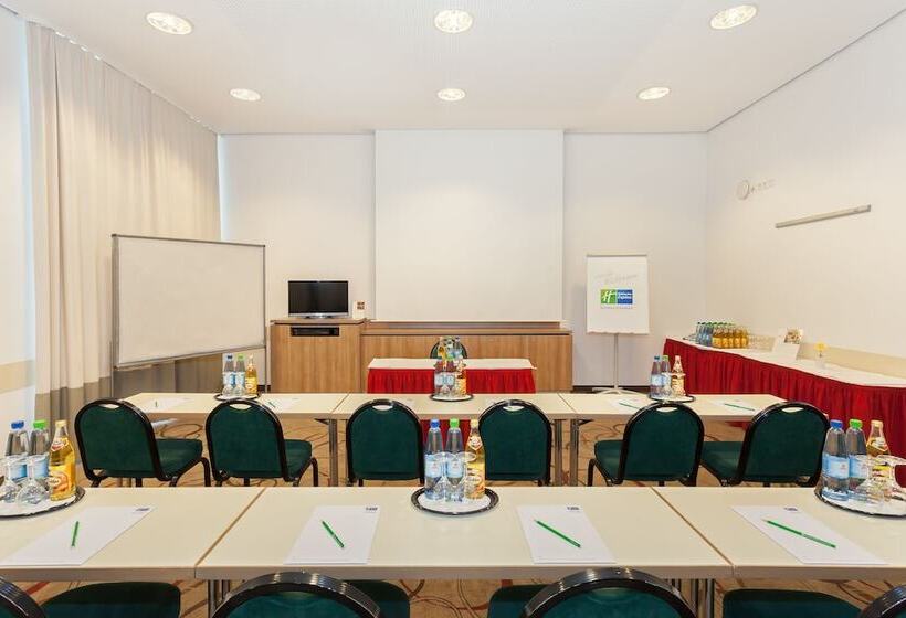 فندق Holiday Inn Express Nürnbergschwabach