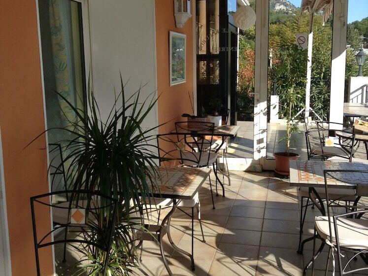 בית מלון כפרי La Flore