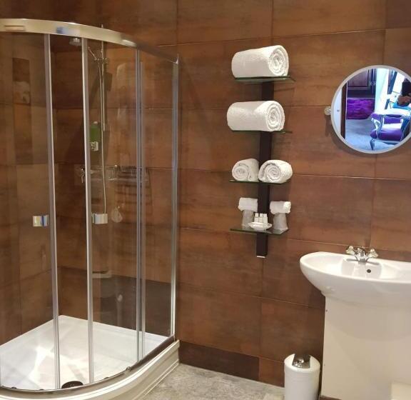 فندق Redhill House Brs Airport