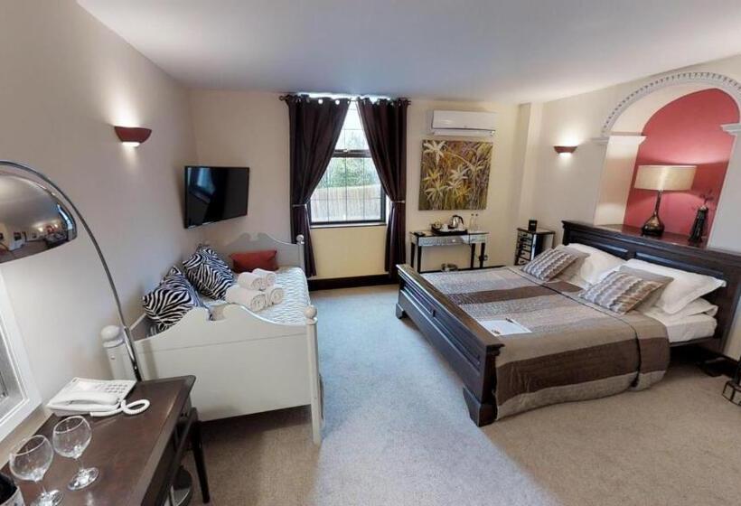 فندق Redhill House Brs Airport