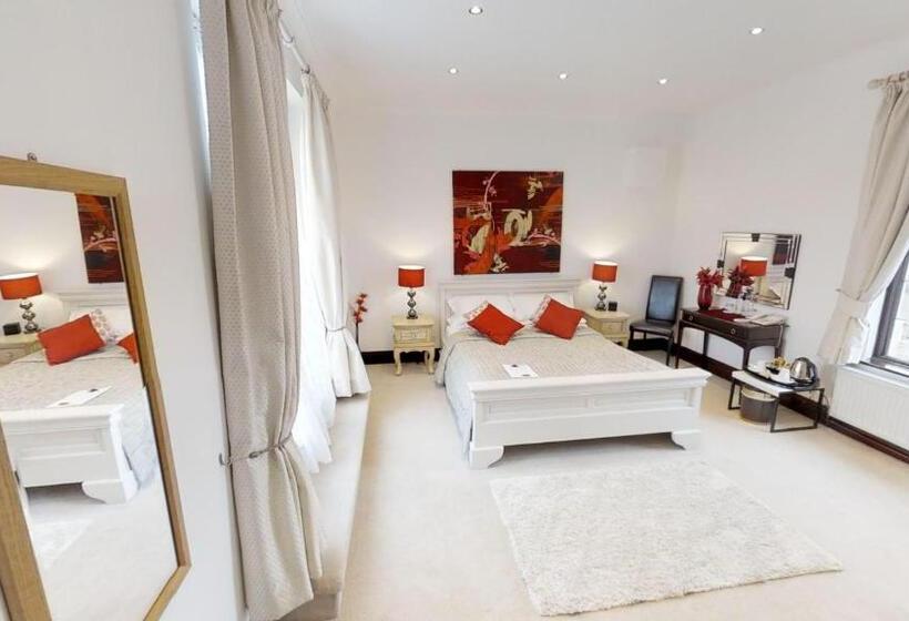 فندق Redhill House Brs Airport