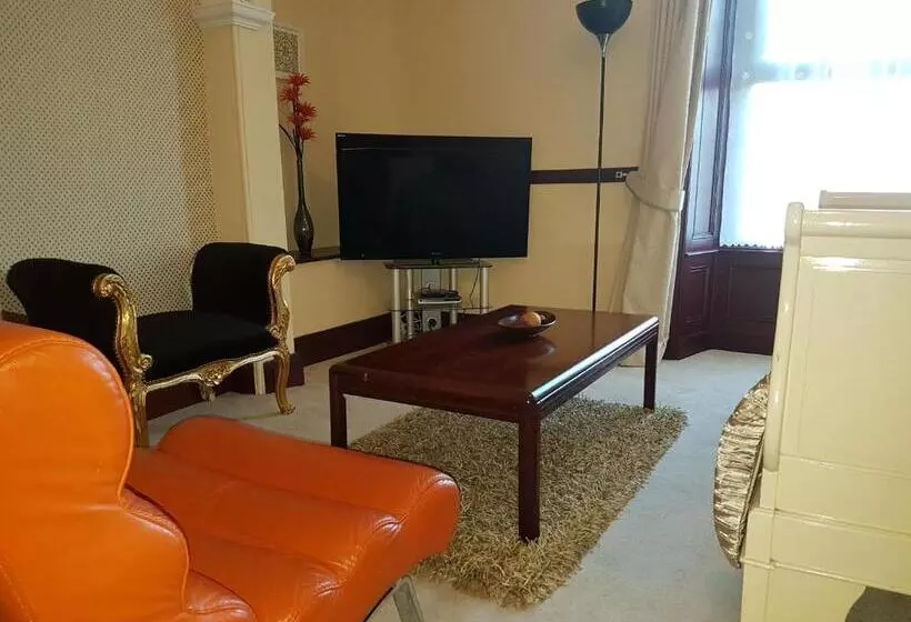 Отель Redhill House Brs Airport