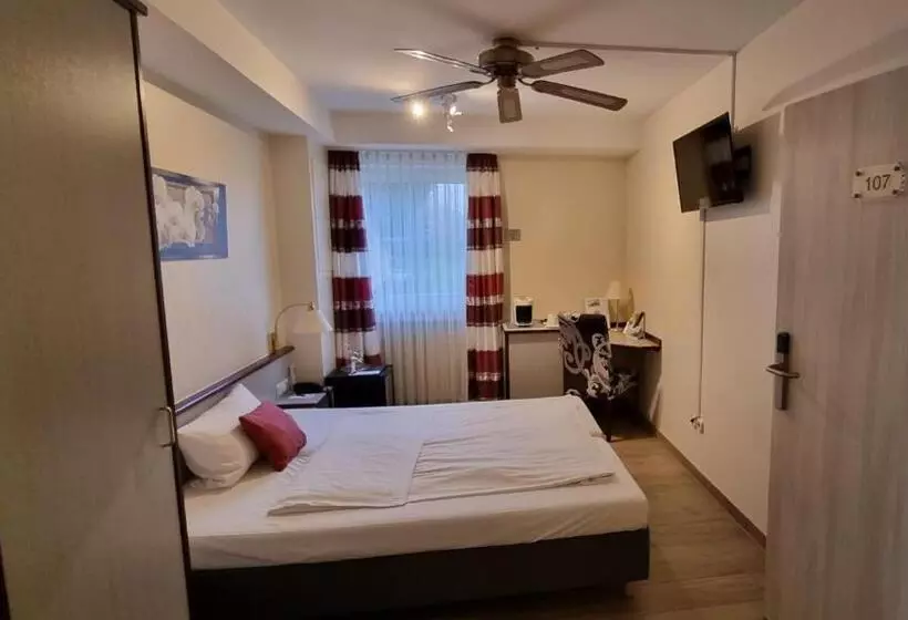 ホテル Rhöner Land Garni Bed & Breakfast