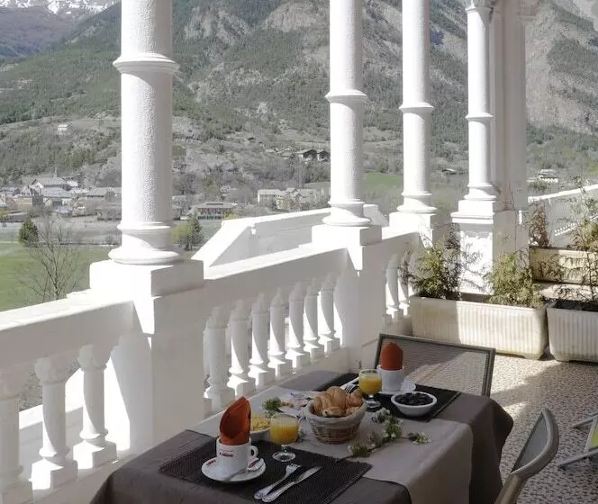 Отель Résidence Château Des Magnans By Nevesol