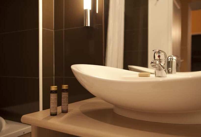 בית מלון כפרי Résidence Château Des Magnans By Nevesol