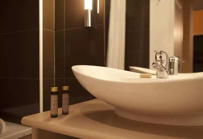 Отель Résidence Château Des Magnans By Nevesol