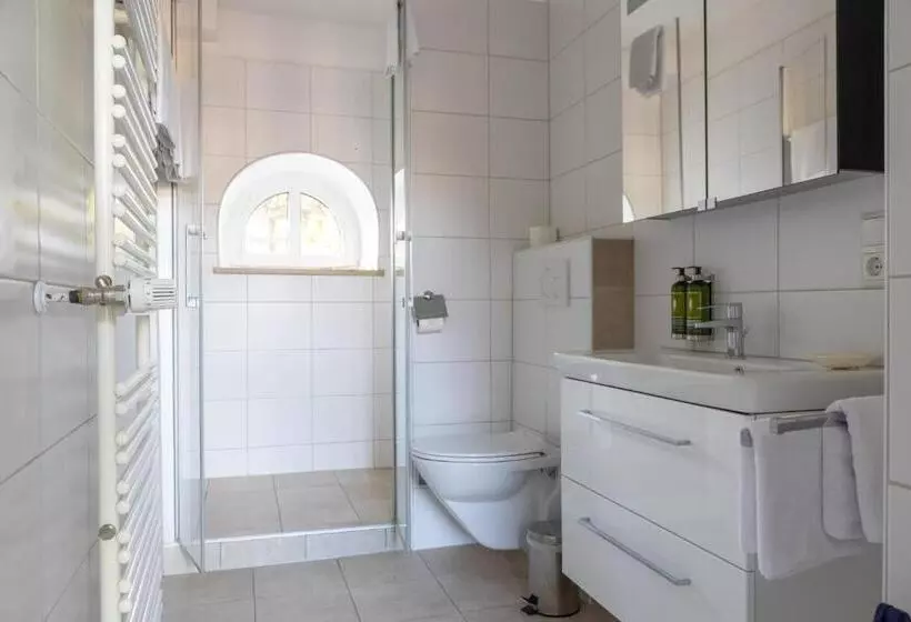 Отель Weisses Haus