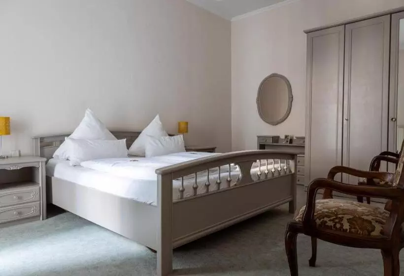 Отель Weisses Haus