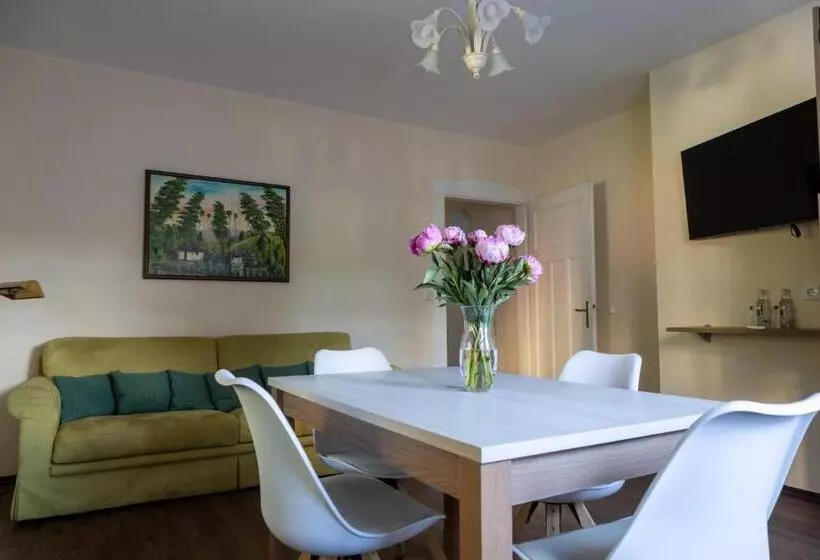 Отель Weisses Haus