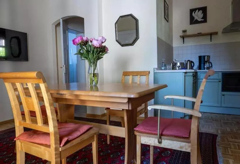 Отель Weisses Haus