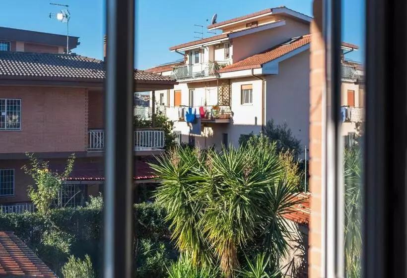 تختخواب و صبحانه Travelershome Ciampino Rooms