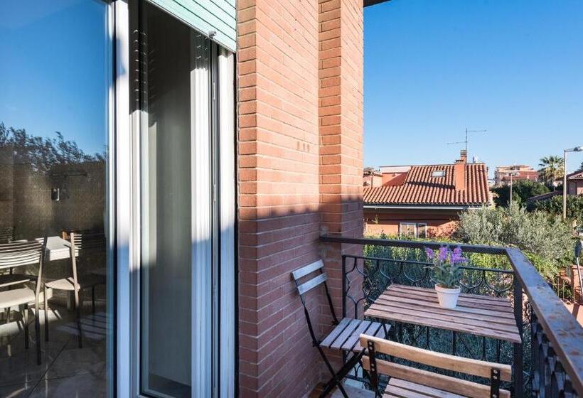 مبيت وإفطار Travelershome Ciampino Rooms