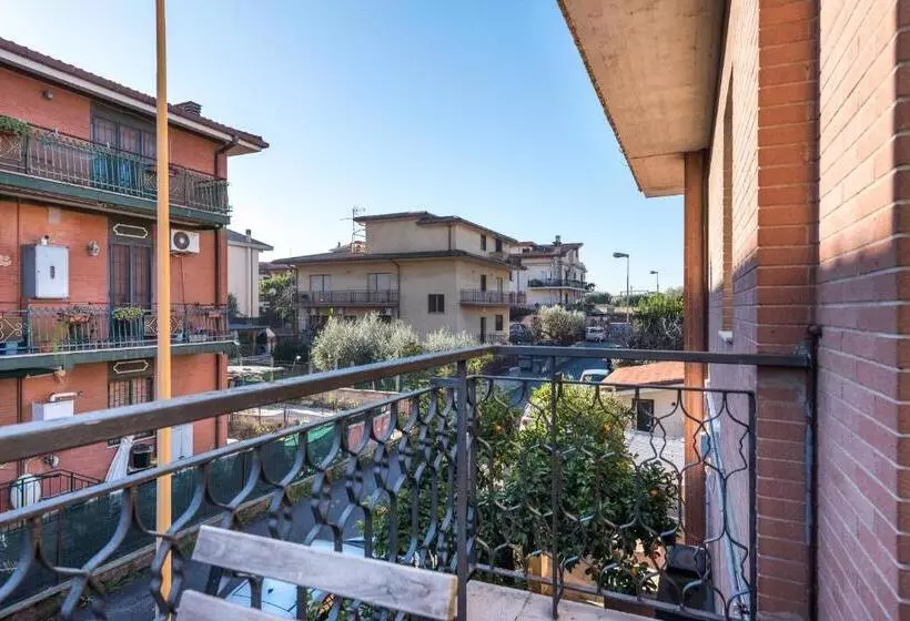 تختخواب و صبحانه Travelershome Ciampino Rooms